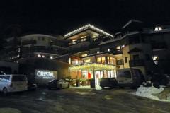 CRISTAL-HOTEL-BY-NIGHT