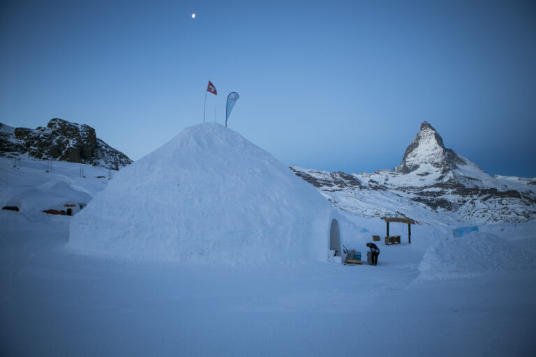 De grootste iglo ter wereld staat in Zermatt