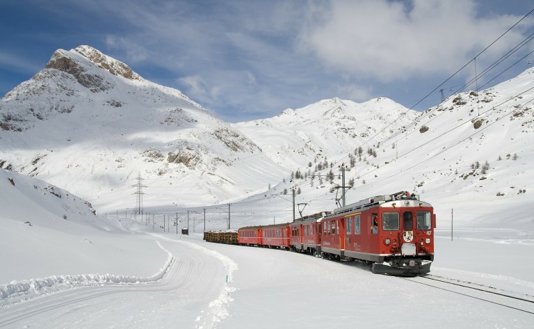 Bernina Express (c) Lagalb, Bernina Express, de mooiste treinroutes in de sneeuw, met de trein op skivakantie