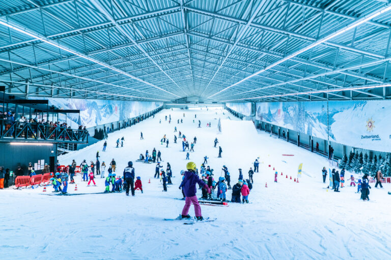 Snowworld Antwerpen en haar skiclubs organiseren 24u van Aspen voor het goede doel